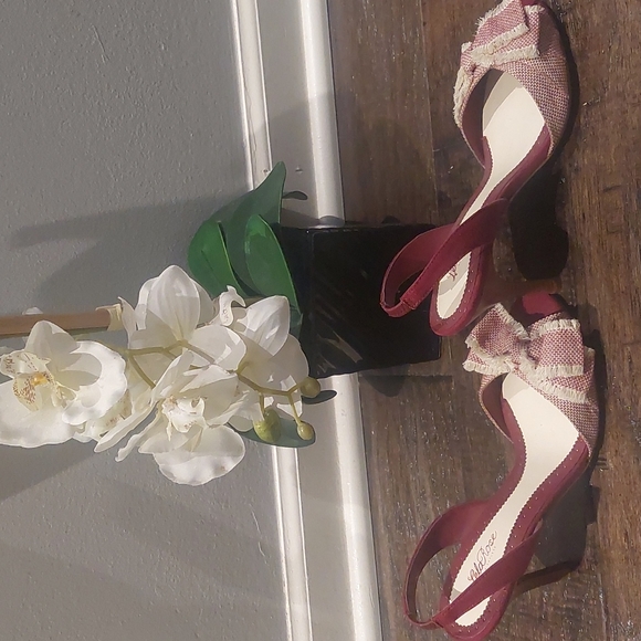 💫❣️MARK DOWN❣️💫cute maroon bow shoes - Picture 7 of 10